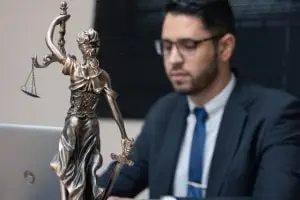 Bedrijven in Venlo Recht van overpad opheffen of laten vastleggen door een vastgoedrecht advocaat Venlo